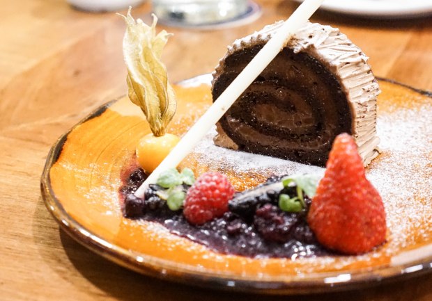 porta-festive-menu-log-cake