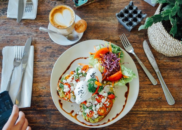 nook-smashed-avocado-on-crusty-bread