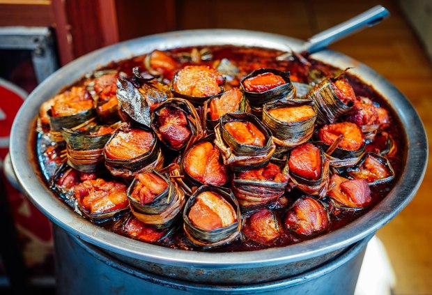 shanghai-braised-pork-in-leaf