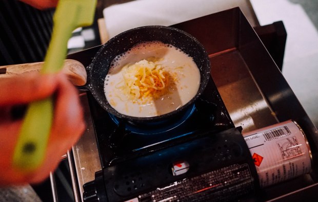 keisuke-omurice-cheese-sauce-1