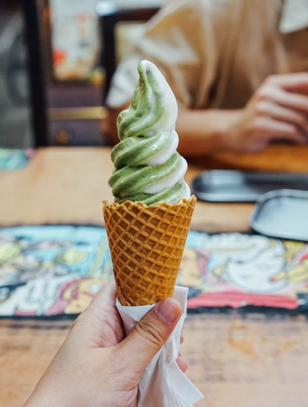 lobsters-and-ice-cream-matcha-and-milk-tea-soft-serve
