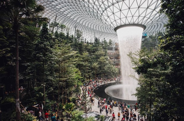 jewel-changi-airport-hsbc-rain-vortex-2