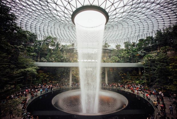 jewel-changi-airport-hsbc-rain-vortex-south-viewing-deck