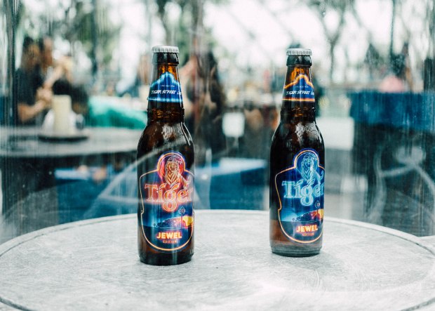 tiger-street-lab-jewel-changi-airport-customisable-beer-bottles