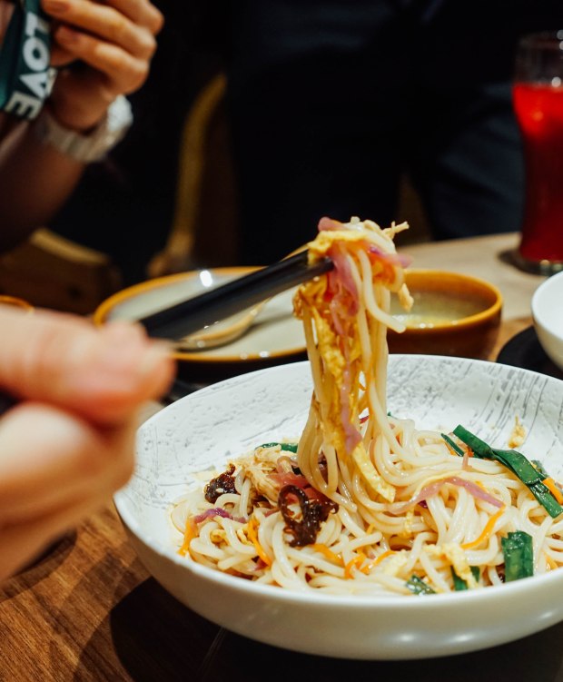 yun-nans-tossed-rice-noodles