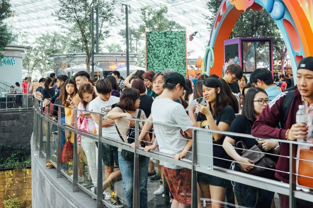 burger-and-lobster-singapore-queue