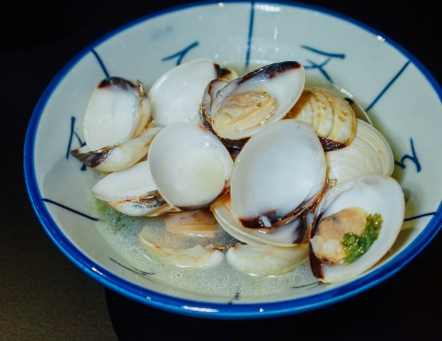 izy-fook-steamed-clams-in-dash