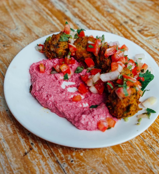 miska-cafe-green-pea-falafel