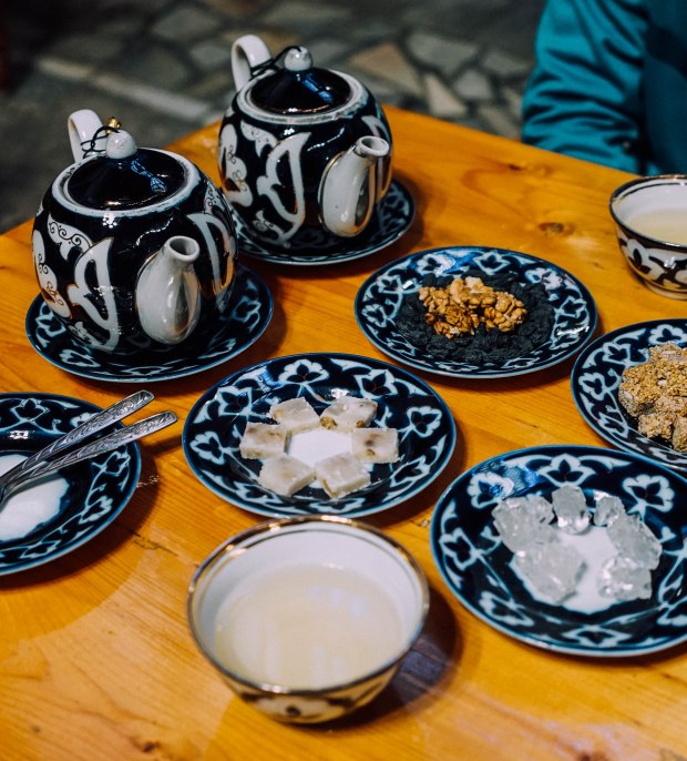 uzbekistan-food-tea-and-sweets