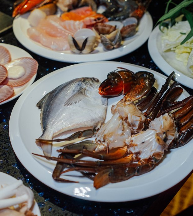 m-hotel-the-buffet-steamboat-2