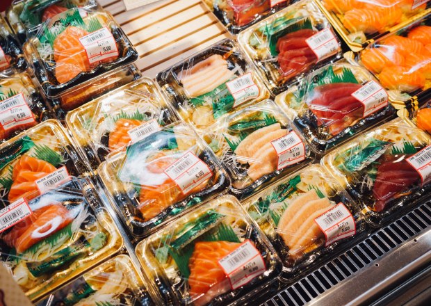 &joy-dining-hall-&joy-eats-sashimi