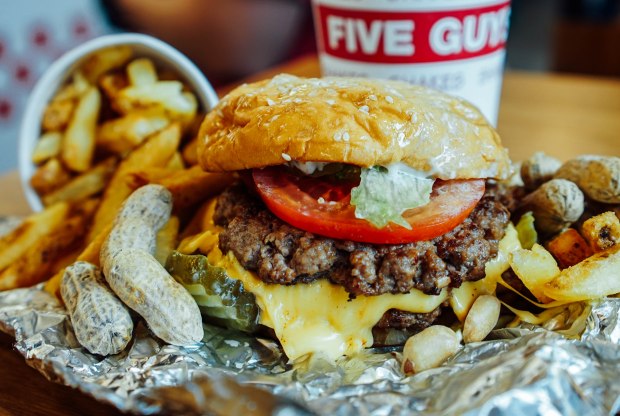 five-guys-singapore-bacon-cheeseburger-all-the-way