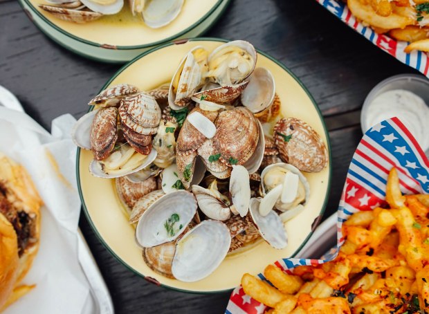 mischief-buttered-clams