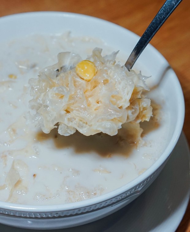 famous-kitchen-soya-bean-ginko-nuts-with-snow-fungus