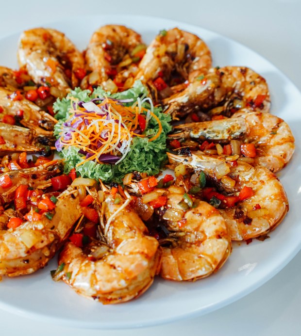 goldleaf-restaurant-pan-fried-tiger-prawns
