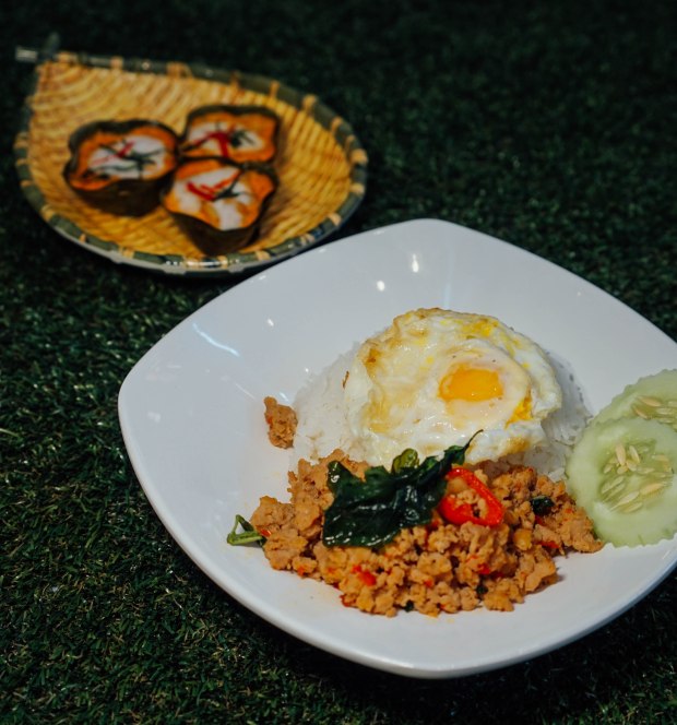 real-thai-stir-fried-chicken-basil-rice