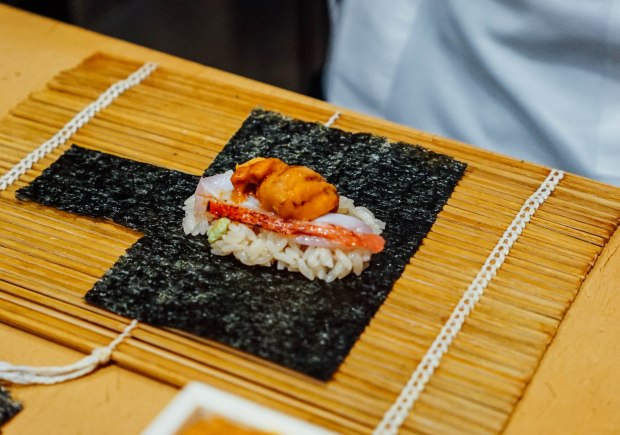 mai-by-dashi-master-marusaya-kinmedai-and-uni-temaki