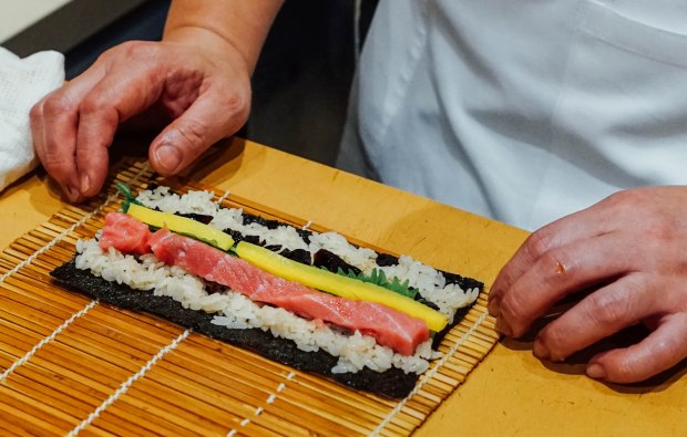 mai-by-dashi-master-marusaya-otoro-takuwan-and-wasabi-konbu-hosomaki