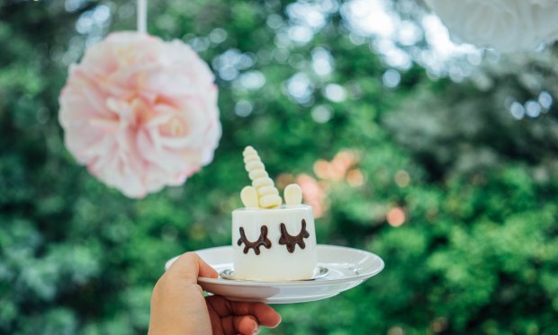 boufe-mini-unicorn-cake