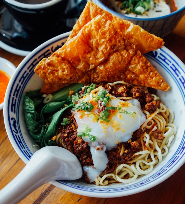 moonstone-bar-bakmi-szechuan