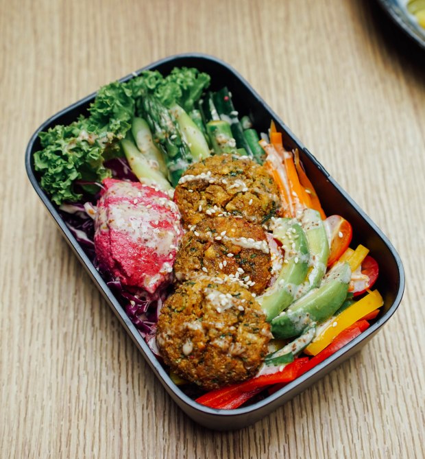 qis-philosophy-cafe-qis-buddha-bowl-muuse