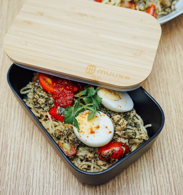 qis-philosophy-cafe-signature-laksa-pesto-pasta-muuse