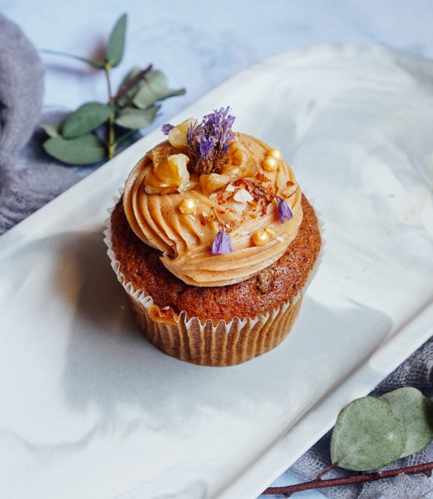 sarahs-loft-cupcake-carrot-walnut