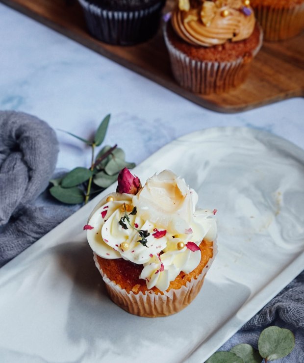 sarahs-loft-cupcake-rose-lychee