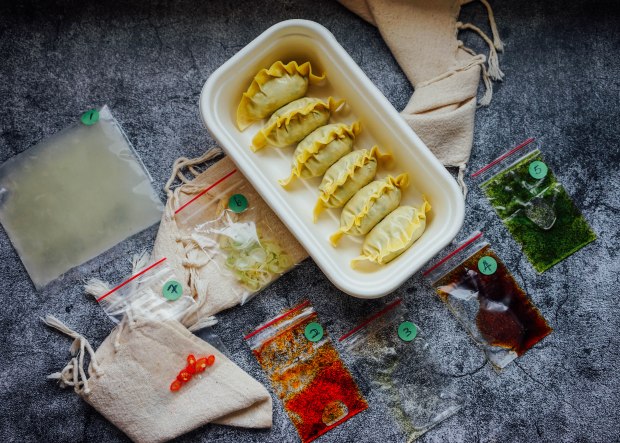 phuture-vegan-minced-meat-dumplings-cooking-kit-ingredients