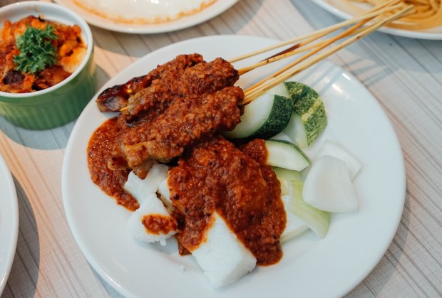 m-hotel-cafe-2000-weekend-brunch-buffet-madness-7