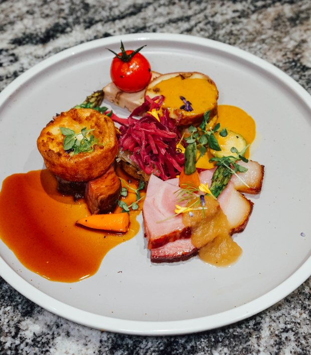 swissotel-merchant-court-ellengorough-market-cafe-christmas-buffet-christmas-meats