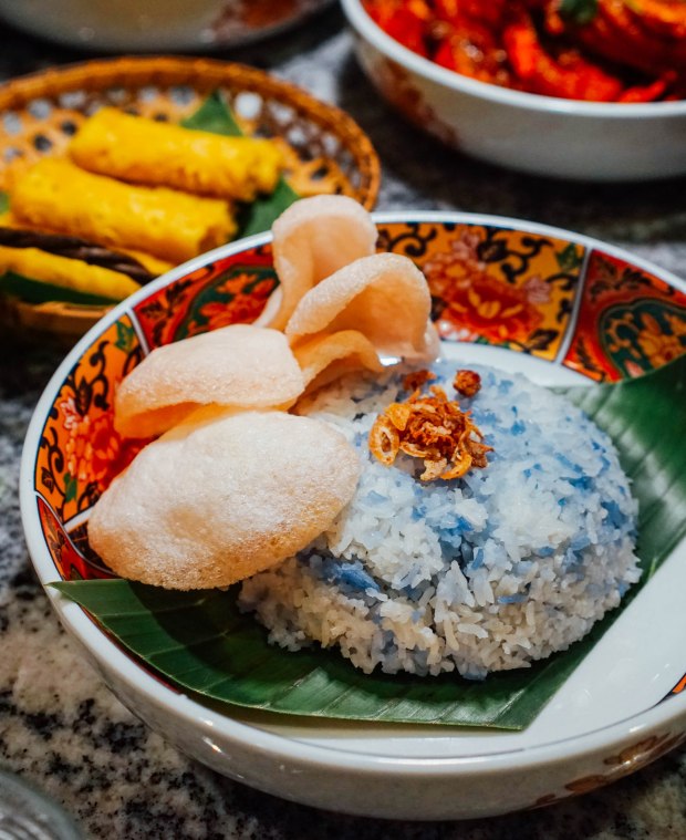 swissotel-merchant-court-ellengorough-market-cafe-christmas-buffet-nasi-bunga-telang