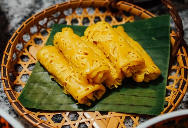 swissotel-merchant-court-ellengorough-market-cafe-christmas-buffet-roti-jala