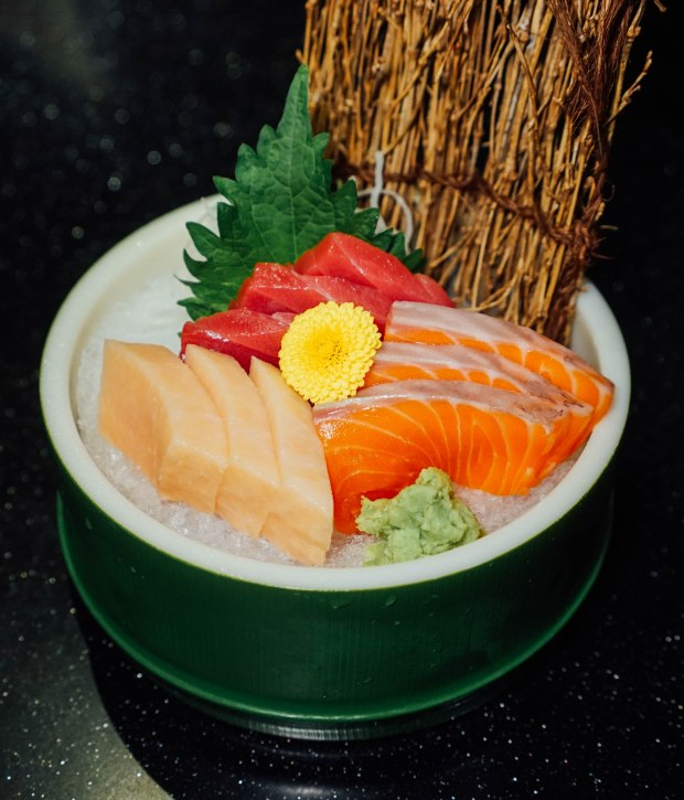 gaku-sushi-bar-sashimi-platter