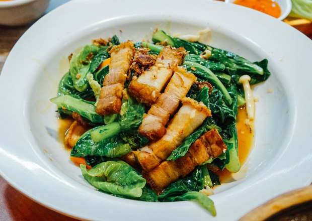 wang-thai-kitchen-kai-lan-with-roasted-pork