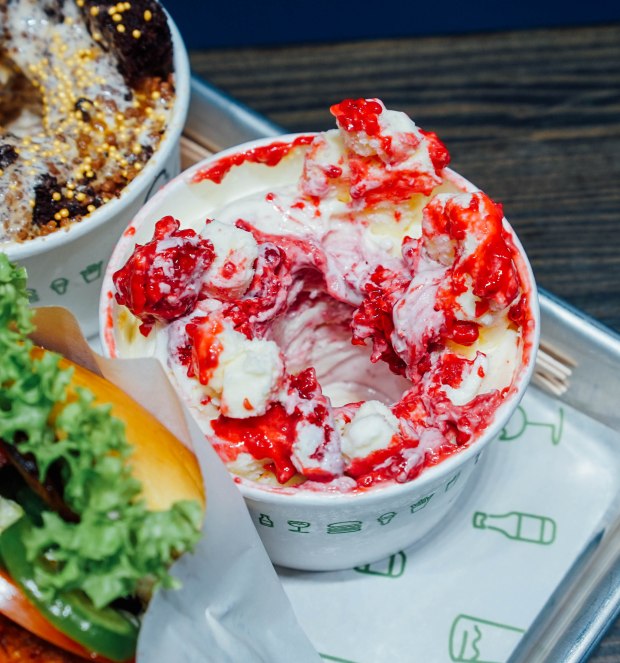 shake-shack-great-world-city-exclusive-berry-ferris-swell