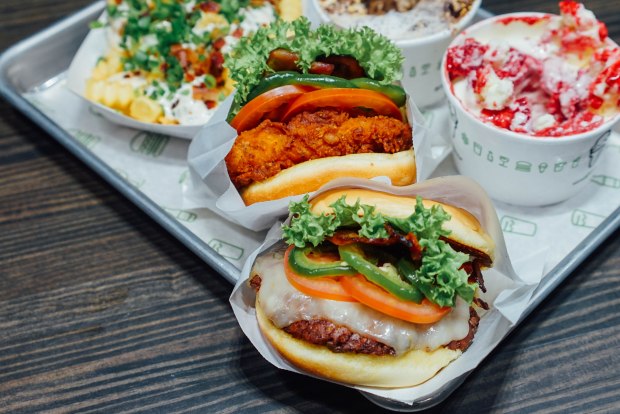 shake-shack-jalapeno-ranch-burgers-2