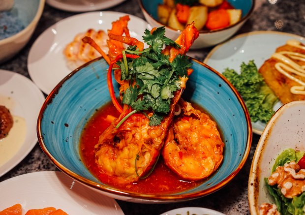 ellenborough-market-cafe-rock-lobster-in-singapore-chilli-crab-sauce