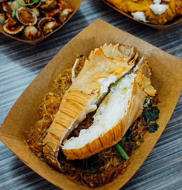 kin-hoi-holland-close-house-special-vermicelli-claypot-with-crayfish