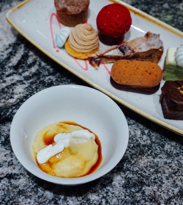 ellenborough-market-cafe-festive-buffet-swissotel-merchant-court-durian-pengat