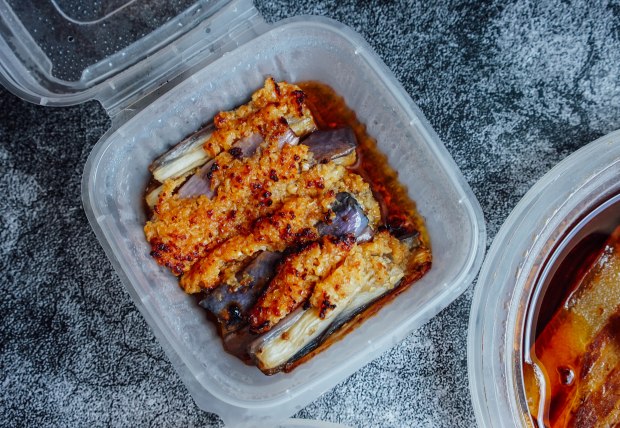 tamjai-samgor-roasted-eggplant-with-garlic