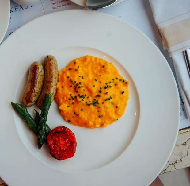 capella-singapore-breakfast-scrambled-eggs