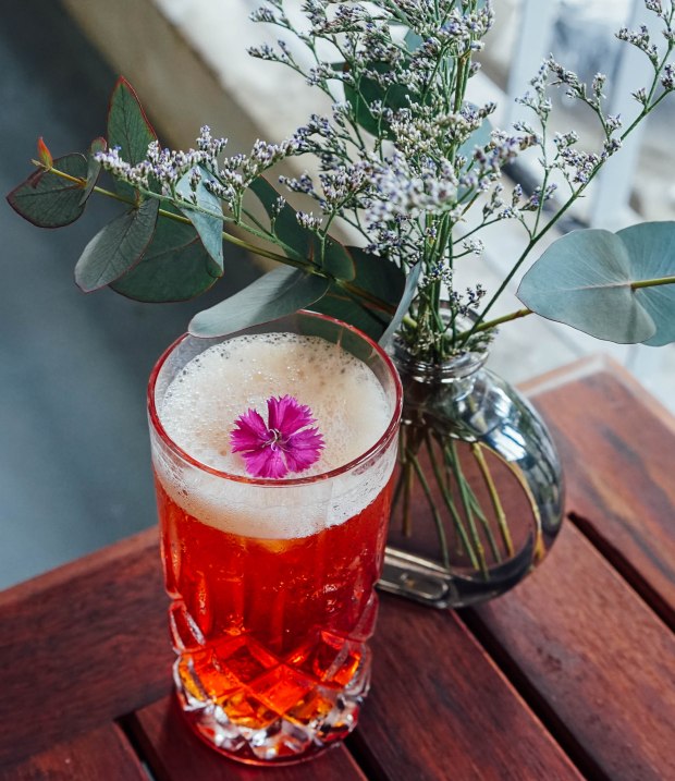 surrey-hills-grocer-strawberry-water-melon-and-rose-oolong