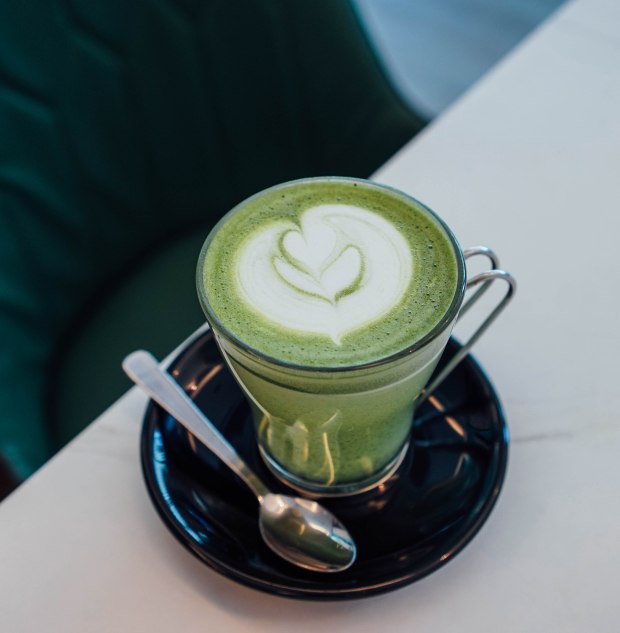 ai-cafe-matcha-latte