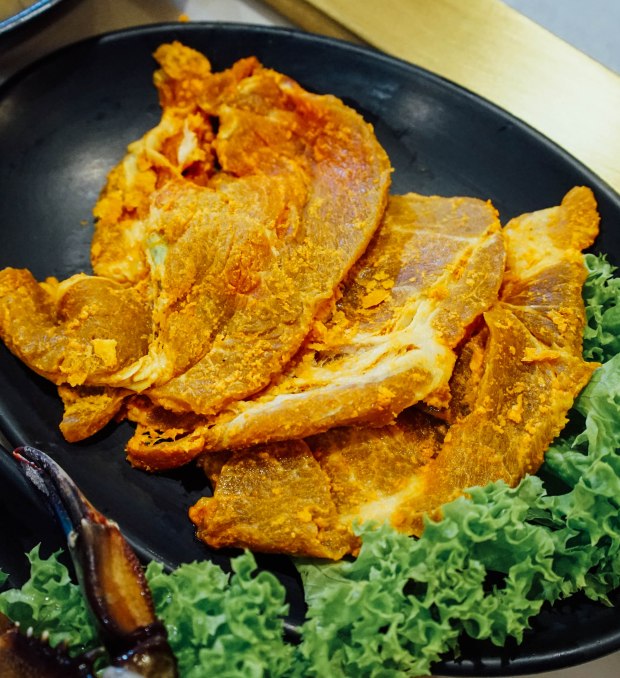 coca-singapore-hot-thai-grill-spicy-pork-collar