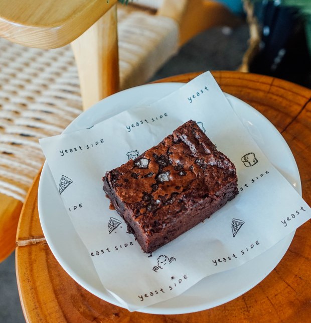 yeast-side-dark-chocolate-sea-salt-brownie