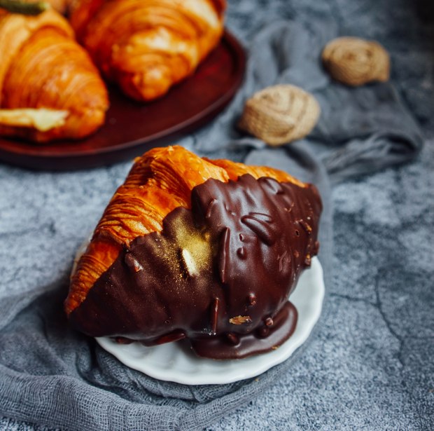 brotherbird-bakehouse-rocher-croissant