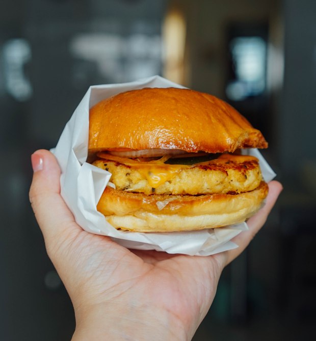 crab-and-burger-the-kp