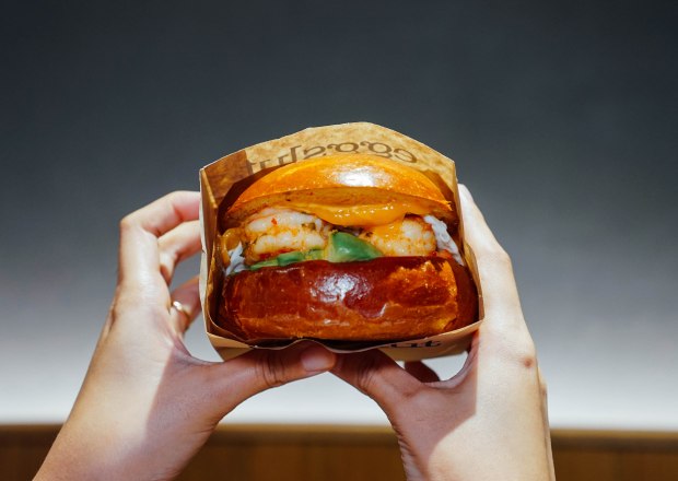 eggslut-singapore-avocado-and-prawn-sandwich-2