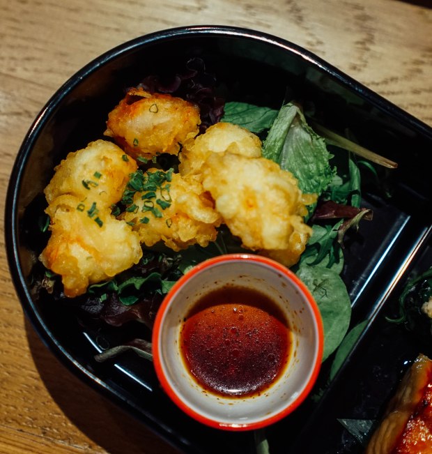 nobu-singapore-bento-shrimp-tempura-with-ponzu